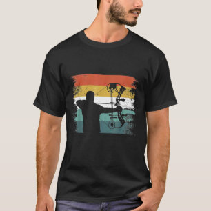Bogenschießbow von Mens, der für einen Bow-Jäger V T-Shirt