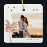 Bohemisch Beach Palm Tree Foto Keramik Ornament<br><div class="desc">Bohemische Strandpalme und Sterne,  Foto-Urlaubsornament in rustikaler Terrakotta Orange.</div>