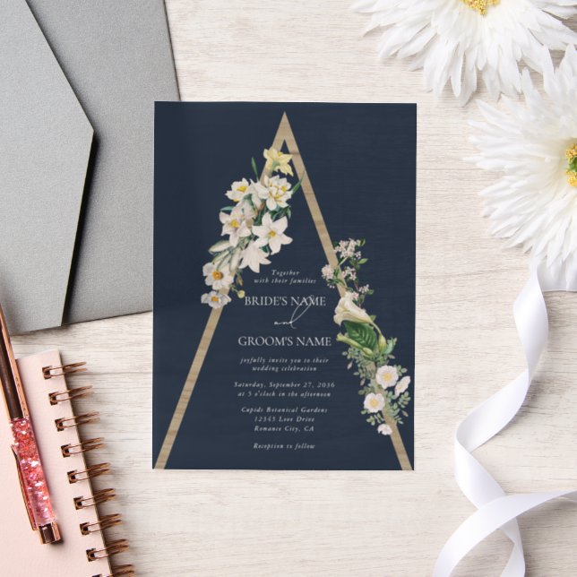 Bohemisch Wood Pyramid White Florals Blue Wedding (Hochzeit)