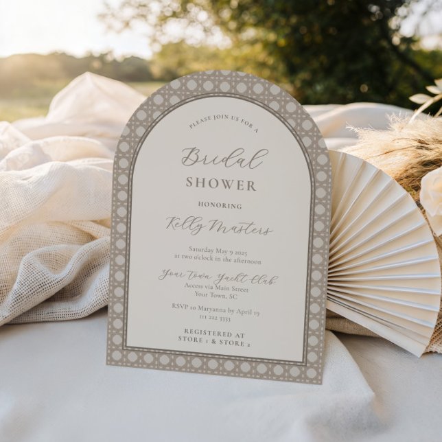 Bohemisches neutrales Woven Bamboo-Brautparty Einladung (Trendy rattan cane bamboo print bridal shower invitation with arch detail)
