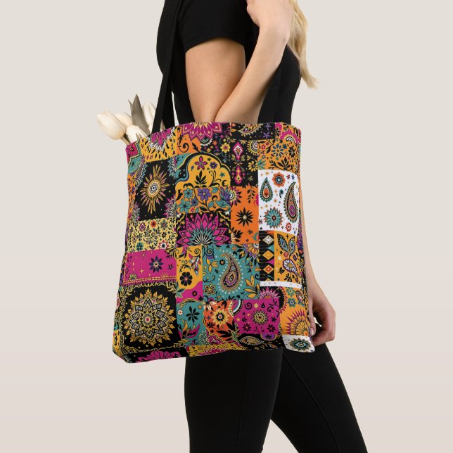 Bohemisches Patchwork Mandala und Paisley Pattern Tasche (Von Nahem)