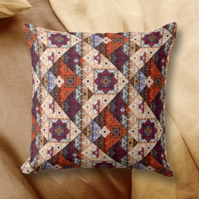 Bohemisches Tribal Vintages Muster Pillow Kissen (Pillow with an abstract gypsy style fractal pattern in warm colors.)