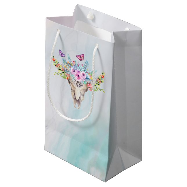 Boho Animal Skull mit Schmetterlingen und Blume Kleine Geschenktüte (Vorderseite Schrägansicht)