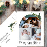 Boho Arch Modern Christmas Foto Collage Feiertagspostkarte<br><div class="desc">Diese moderne Boho Boho Bogen Foto Collage Weihnachts-Postkarte macht die perfekte Urlaubskarte! Das schlichte böhmische Schwarz-Weiß-Design besticht durch eine moderne handgeschriebene Typografie mit minimalistischem Chic-Stil und eine winterliche Vegetation mit einem goldenen Imitat-Akzent. Sie können die Vorderseite der Karte mit 3 Fotos , Ihrem Familiennamen und Jahr personalisieren. Fügen Sie eine...</div>