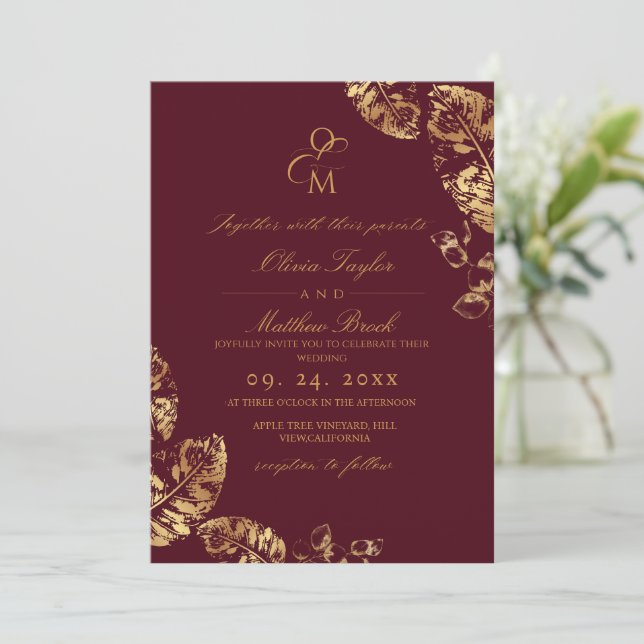 Boho Autumn | Rustikale Hochzeit in Burgund und Go Einladung (Stehend Vorderseite)