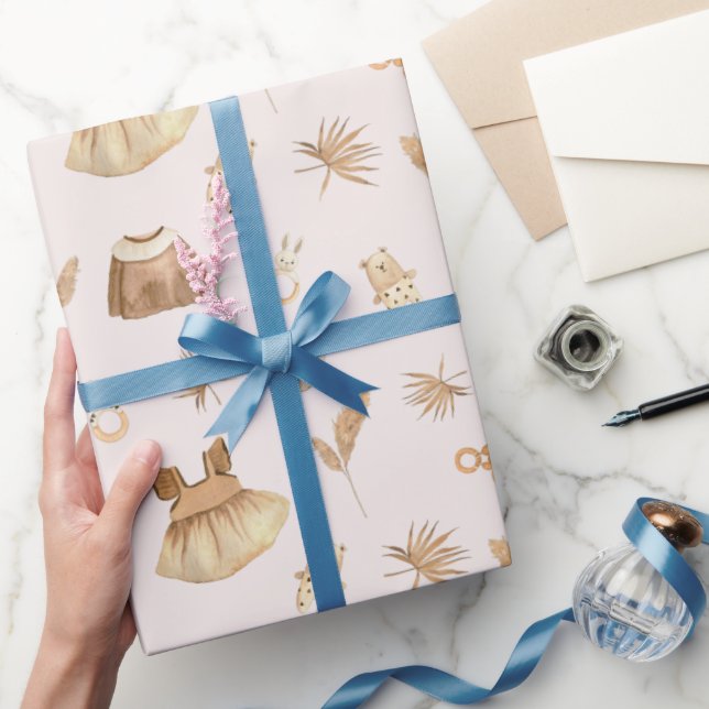 Boho Baby Dress Rattle Pattern Pink Geschenkpapier (Schenken)