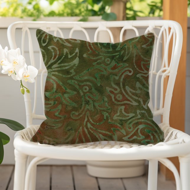 Boho Batik Green and Rust Foliage Pattern Kissen (Von Creator hochgeladen)