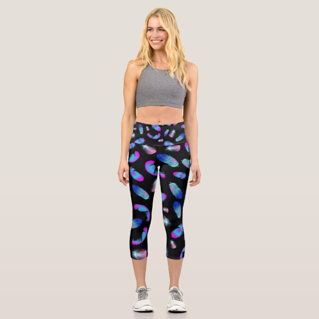 BOHO BLUE PINK FEATHER PATTERN CAPRI LEGGINGS (Vorderseite)