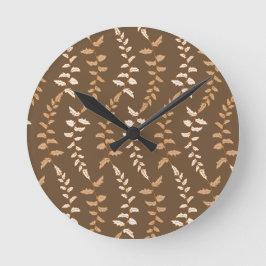 Boho Brown Fern Strings - nahtloses Muster. Runde Wanduhr