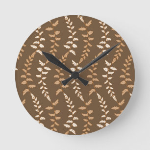Boho Brown Fern Strings - nahtloses Muster. Runde Wanduhr