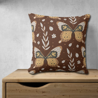 Boho Butterfly Leaf Pattern auf Brown Kissen