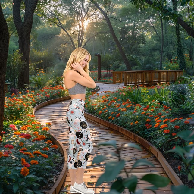 Boho Chic Celestial - Pastel Blues & Rich Hues Capri Leggings (Von Creator hochgeladen)