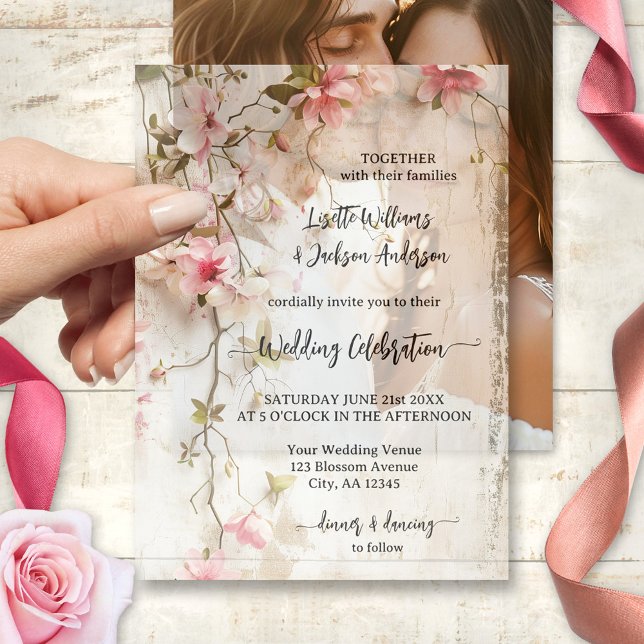 Boho Chic Pink Floral Elegante Hochzeit (Elegant bohemian chic vellum wedding invitation featuring pink flowers on a rustic background)