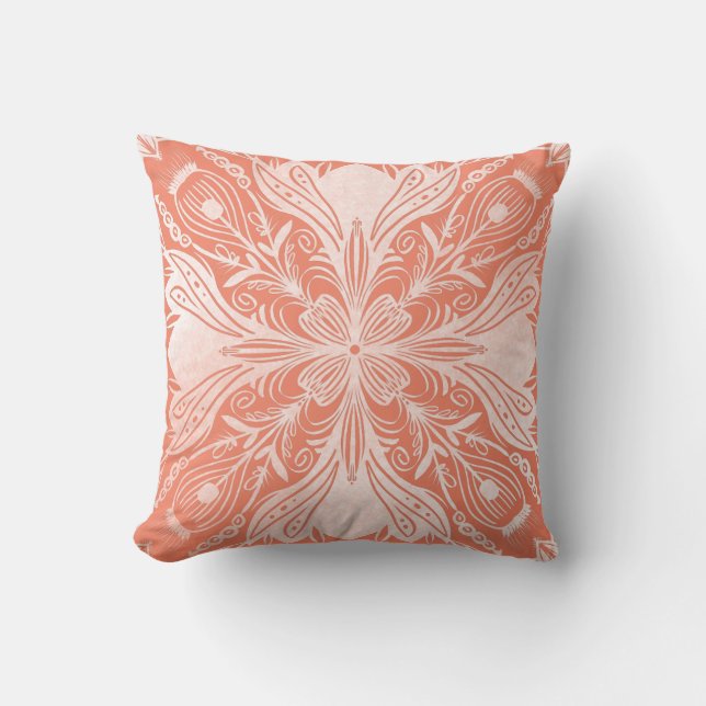 Boho Coral und White Mandala Throw Kissen (Vorderseite)