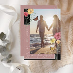 Boho Dusty Pink Wildblumen Foto Save the Date<br><div class="desc">Wildblumen Dusty Pink Foto Save the Date Karte. Stilvoll erinnern Sie Ihre Freunde und Familie an Ihren Hochzeitstag mit dieser blumenrosa, staubigen Wildblumen, Save the Date-Karte mit hübscher, weißer Typografie, über einem auffallenden Rose-goldfarben und schwarzem Hintergrund neben einem stilvollen Foto des zukünftigen Ehepaares, das Sie personalisieren können, umgeben von schönen...</div>