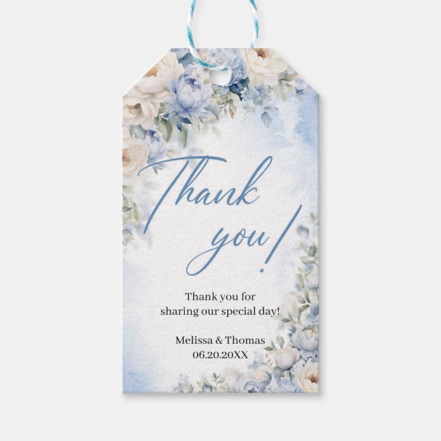 Boho Elegant Dusty Blue und Ivory Blume Hochzeit Geschenkanhänger (Vorderseite)