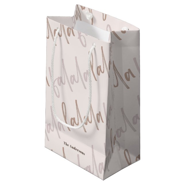 Boho Falala Script Pink & Brown Holiday Kleine Geschenktüte (Vorderseite Schrägansicht)