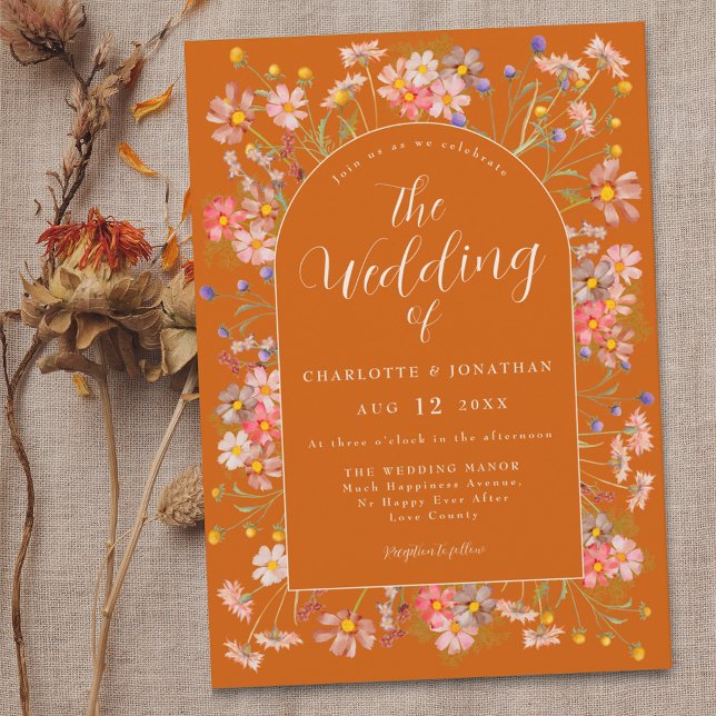 Boho Fall Wildblume Burnt Orange Wedding Einladung (Boho fall Wildflower floral arch terracotta burnt orange Wedding invitation Elegant modern script)