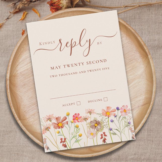 Boho Fall Wildflower Beige Terracotta Rust Wedding RSVP Karte (Boho fall Wildflower meadow beige terracotta rust floral Wedding RSVP Card Elegant script)