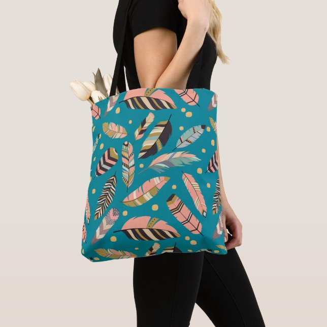Boho Feathers über Aquamarines Muster Tasche (Von Nahem)
