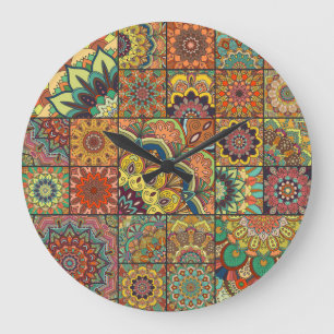 Boho Fliesen: farbiges Patchwork nahtlos Muster Große Wanduhr