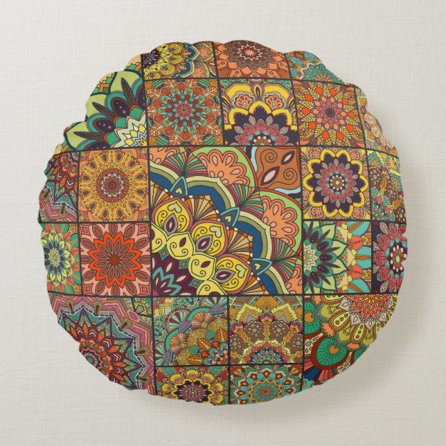 Boho Fliesen: farbiges Patchwork nahtlos Muster Rundes Kissen (Vorderseite)