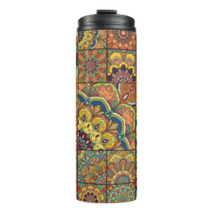 Boho Fliesen: farbiges Patchwork nahtlos Muster Thermosbecher