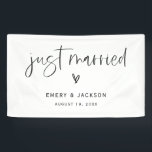 Boho Heart Just Married Car Banner Party Sign E100<br><div class="desc">Dekorieren Sie Ihr Auto oder Empfang,  um Ihre Ehe mit unserem nur verheirateten Banner zu feiern. Dieser Artikel ist Teil unserer Emery Hochzeitskollektion E100,  Bitte besuchen Sie unseren Shop für passende Artikel.</div>
