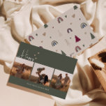 Boho Hearts Happy Green Drei Fotos Weihnachten<br><div class="desc">Feiern Sie die Freude an der Saison mit diesem Hobby-Herzen fröhlich grün drei Foto Weihnachtskarte. Das einzigartige und chic bearbeitbare Skript schafft eine Touch von Charme und Individualität. Das schlichte Design besticht durch farbenfrohe böhmische Regenbögen, Herzen und Weihnachtsbäume, die ein skurriles Winterambiente hervorrufen. Mit einem sauberen, minimalistischen Layout zeichnet sich...</div>