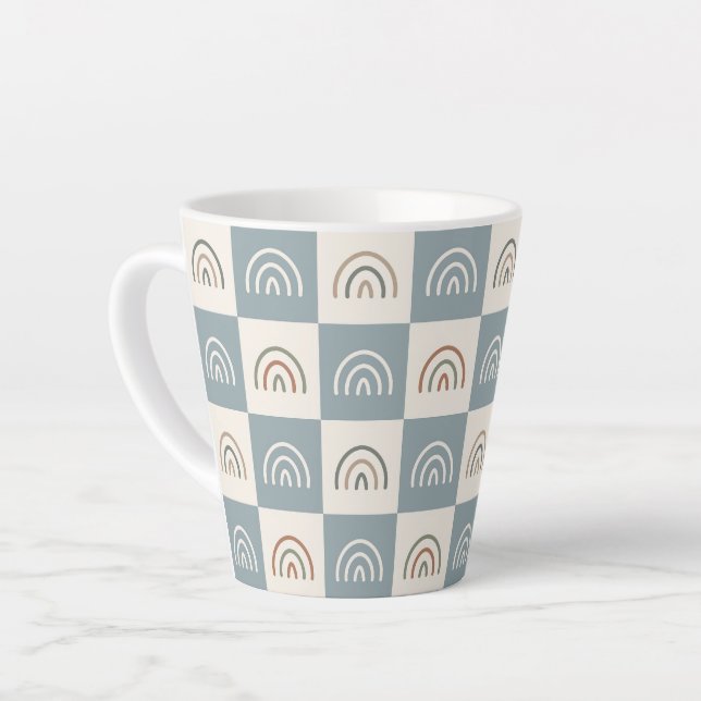Boho Kariertes Regenbogen-Minimalismus-Muster Milchtasse (Linke Ecke)