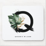 Boho Letter Q Monogram Tropical Monstera Leaf Mousepad<br><div class="desc">Maßgeschneidertes Q Monogramm Mousepad mit tropischen Monsterablättern in Aquarellfarbe,  Imitaten mit goldenen Blattgold und schwarzen Aquarellpinsel. Personalisieren Sie dieses Mousepad in tropischer Monografie nach Ihrem Namen oder anderen Details. Dieses Mousepad aus Q-Monogramm ist perfekt als Geschenk. Andere Briefe sind verfügbar.</div>