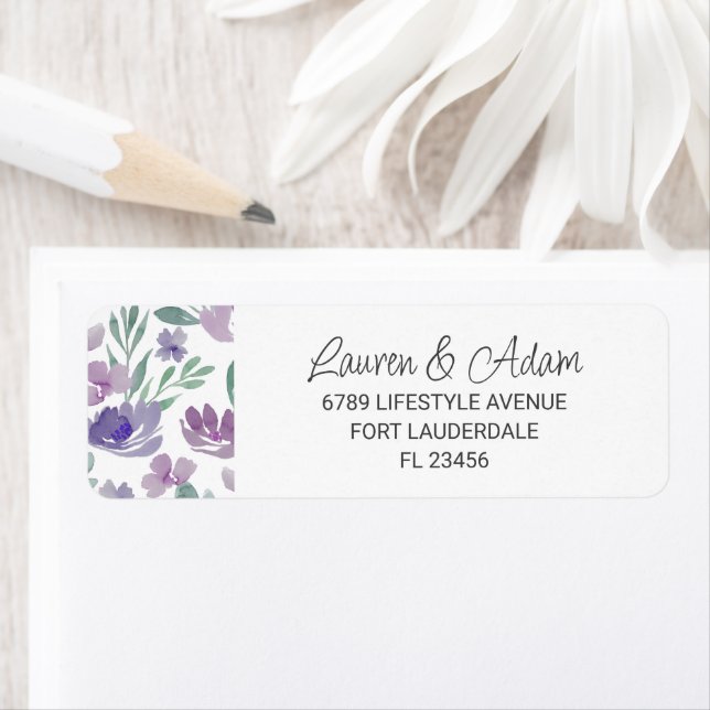Boho Lila Hochzeit mit Blumen und Kalligraphie (Insitu)