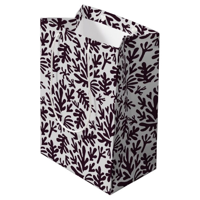 Boho Matisse botanische Formen Muster Schwarz Grau Mittlere Geschenktüte (Rückseite Schrägansicht)