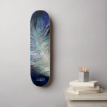*~* Boho Midnight Blue Sky Cosmic Pastor Feather Skateboard<br><div class="desc">* Energetisch Enhanced Magical Mystical Cosmic Celestial Bohemisch Sinti und Roma Rustic atemberaubend schöne dunkle Midnight Navy Blue Watercolor Himmelshintergrund und funkelnde Himmelskosmie Federdesign. Die zauberhafte Feder ist sehr leicht und flüsternd. * Passen Sie an / Personalisieren Sie Ihre INITIALE / MONOGRAMM oder NAME. Mit dem Designer auch mit Schriftart...</div>