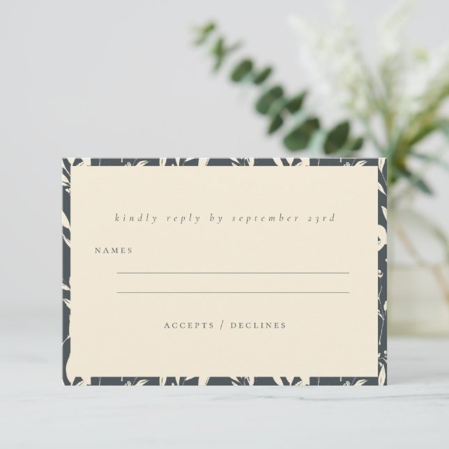 Boho Minimalistisch Black Hand Drawn Floral Weddin RSVP Karte (Stehend Vorderseite)