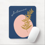 Boho Moderne Abstrakte botanische Kunst Mousepad<br><div class="desc">Dieses stilvolle Mauspad zeichnet sich durch eine hübsche boho botanische Abbildung mit abstrakten Formen in Rosa,  Blau und Gold aus. Personalisieren Sie es mit Ihrem Namen. Tolle Geschenkidee!</div>