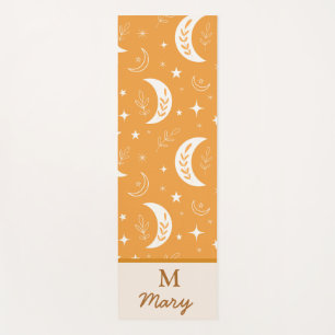 Boho Moon Muster auf Orange Mit Monogramm Yogamatte