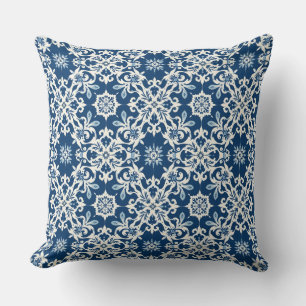 Boho-Ornamentmuster in weiß-blauem Vintage-Stil Kissen