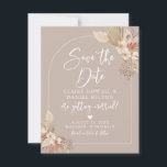 Boho Pampas Grass Neutrals Save the Date<br><div class="desc">Save the Date Verlobung in schönen,  neutralen Farbtönen mit Bogendesign und Pampasgras.</div>
