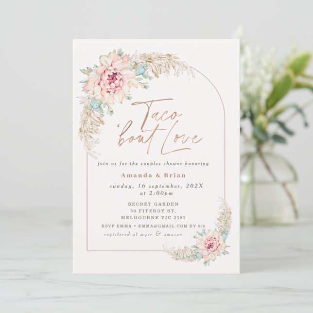 Boho Pink Cactus Taco 'bout Liebe Paare Dusche Einladung (Stehend Vorderseite)