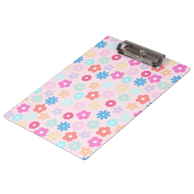 Boho Pink Gänseblümchen Blumen Muster Klemmbrett (Schrägansicht)