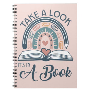 Boho Rainbow Reading Es ist in einem Buch