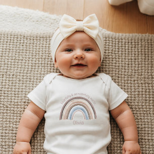 Boho-Regenbogen-Christliche personalisierte Neugeb Baby Strampler