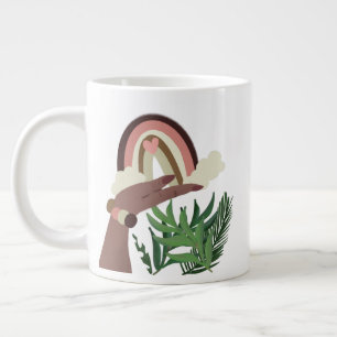 Boho-Regenbogen in der Hand einer Frau mit Grünpfl Jumbo-Tasse