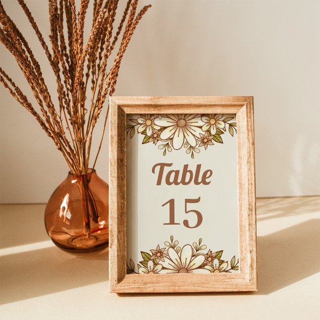 Boho Retro Blumen | Hochzeit Tischnummer (A retro floral design decorates these trendy wedding table numbers)