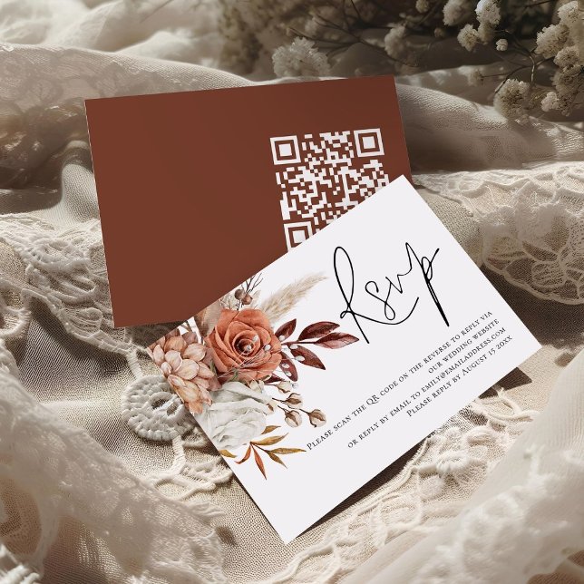 Boho Rust Florals Script QR Code Wedding RSVP Begleitkarte (front and back view)