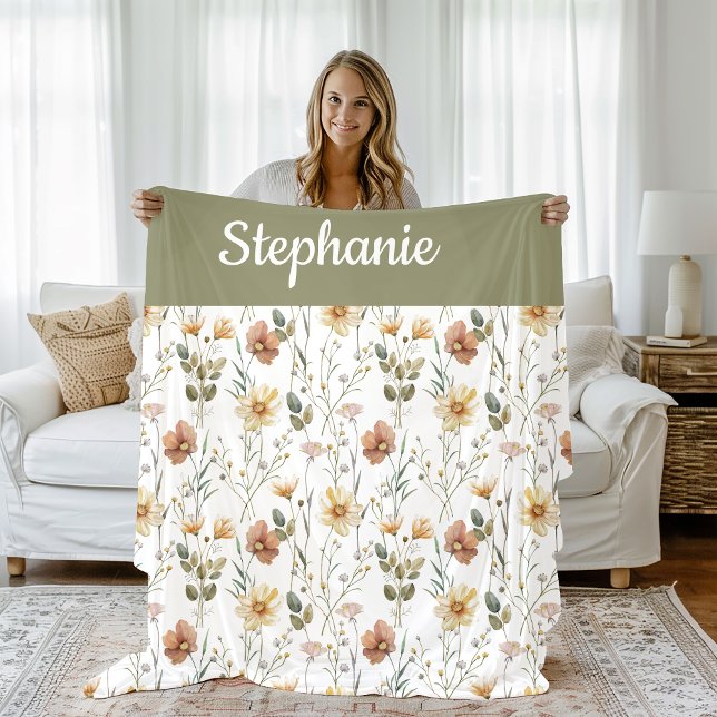 Boho Sage Green Watercolor Wildflower Monogram Fleecedecke (Von Creator hochgeladen)