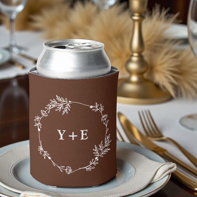 Boho Simple Brown Monogrammed Wedding Dosenkühler (Von Creator hochgeladen)
