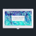 Boho Sommerträume Federn blaue Wasserfarbe Visitenkarten Dose<br><div class="desc">Moderne bohelle,  weiße Spitzen-Traumfedern Federn Muster auf blau türkisfarben ombre handgemalt Aquarell</div>