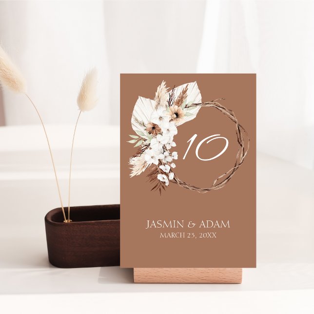 Boho Terracotta Brown Driving Floral Wreath Weddin Tischnummer (Boho Terracotta Brown Dried Floral Wreath Wedding Table Number)